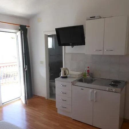 Superior Studio Buba Near The Гостевой дом Макарска