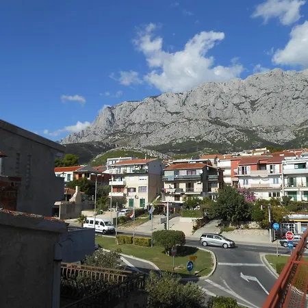 Gostinjska kuća Superior Buba Near The Makarska