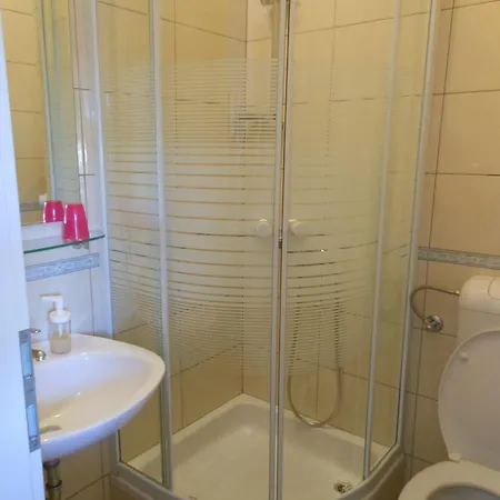 Gostinjska kuća Superior Buba Near The