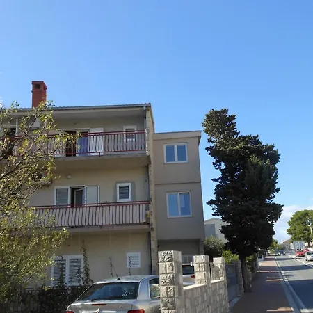 Pensión Superior Buba Near The 3*