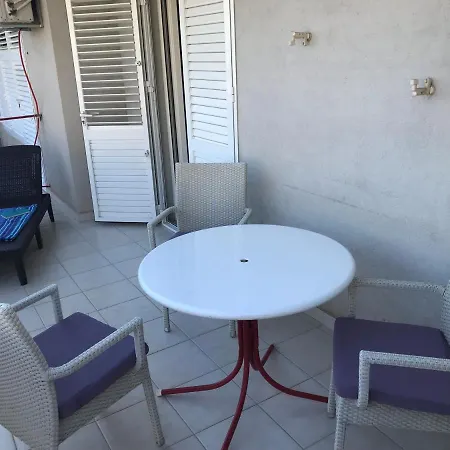 Pensión Superior Buba Near The Makarska